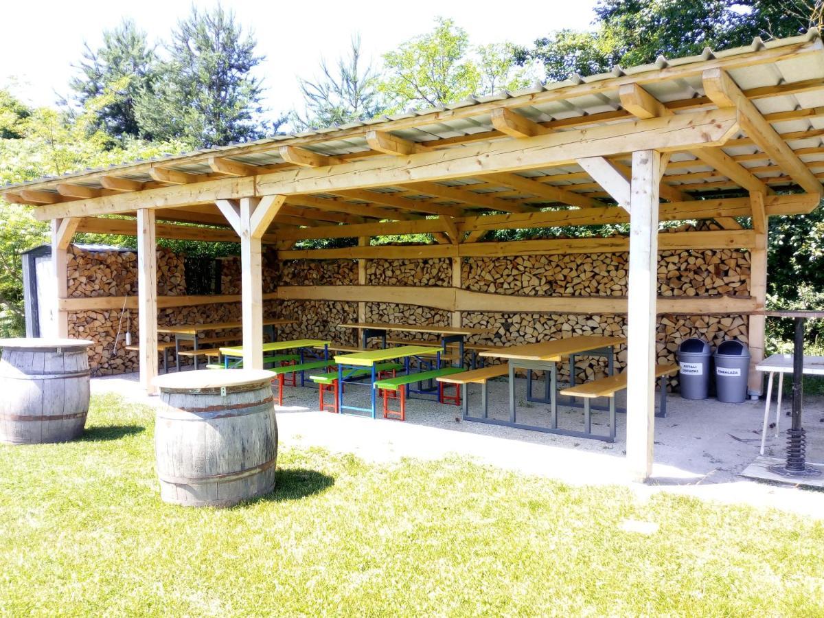Camping @ Nogometni Golf Ljubljana Hotel Exterior photo