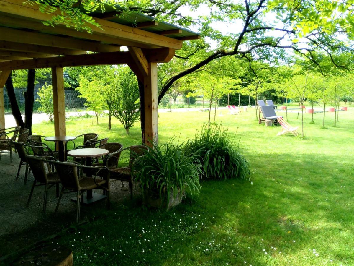 Camping @ Nogometni Golf Ljubljana Hotel Exterior photo