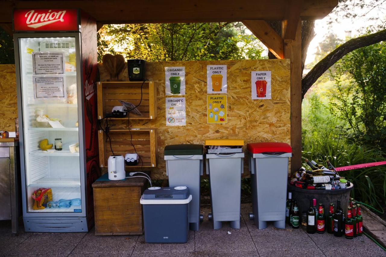 Camping @ Nogometni Golf Ljubljana Hotel Exterior photo